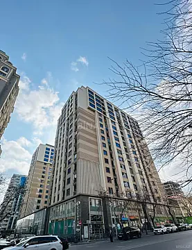 Satılır 5 otaqlı mənzil 235 m²