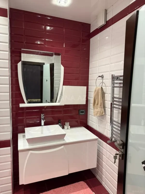 Kirayə verilir 3 otaqlı mənzil 160 m²