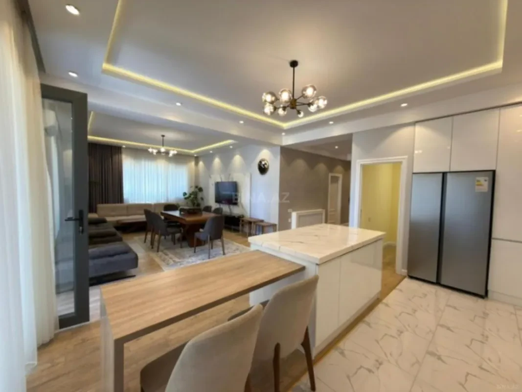 Satılır 3 otaqlı mənzil 157 m²