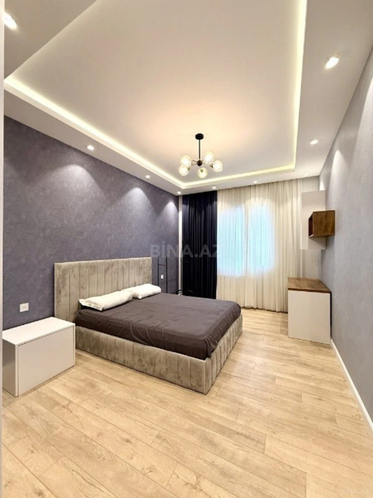 Satılır 3 otaqlı mənzil 157 m²