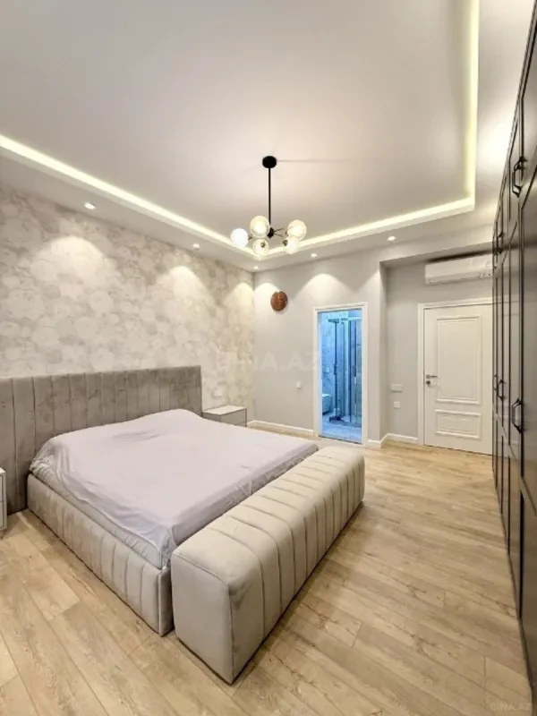 Satılır 3 otaqlı mənzil 157 m²