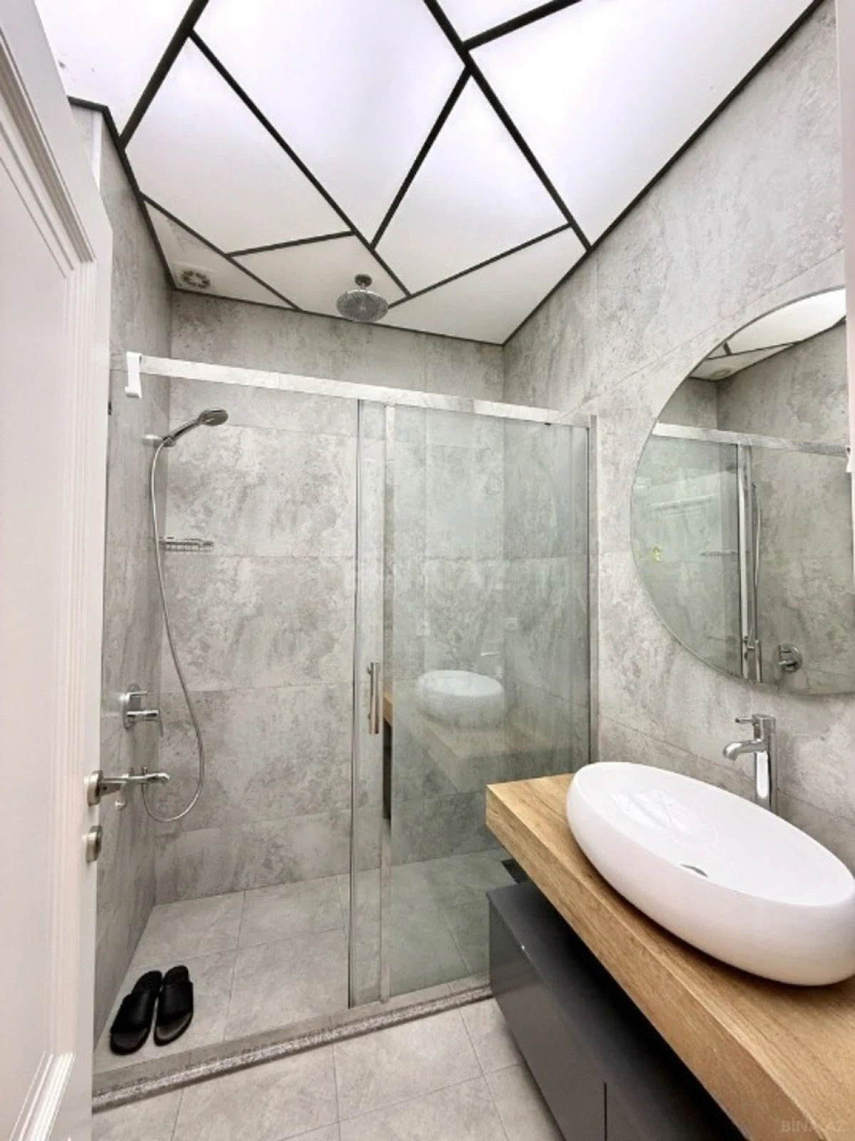 Satılır 3 otaqlı mənzil 157 m²