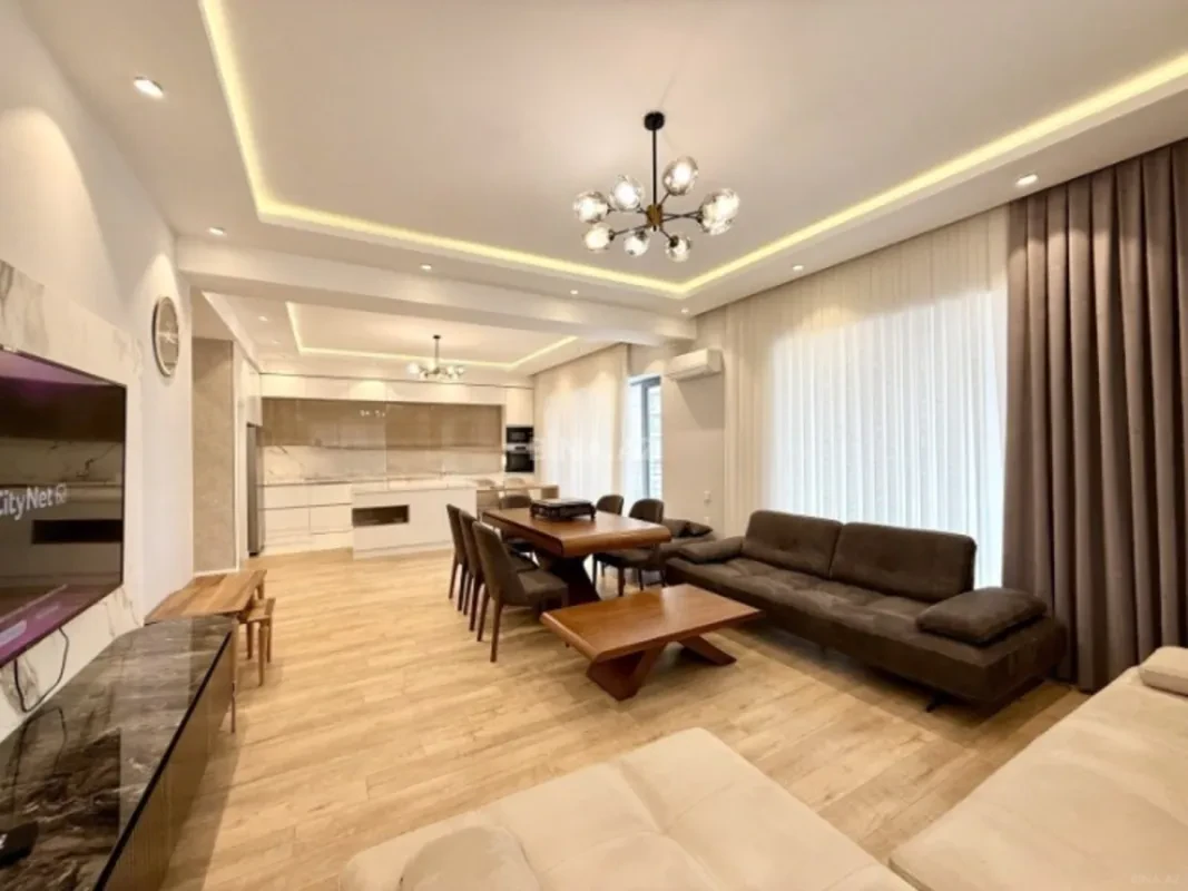 Satılır 3 otaqlı mənzil 157 m²