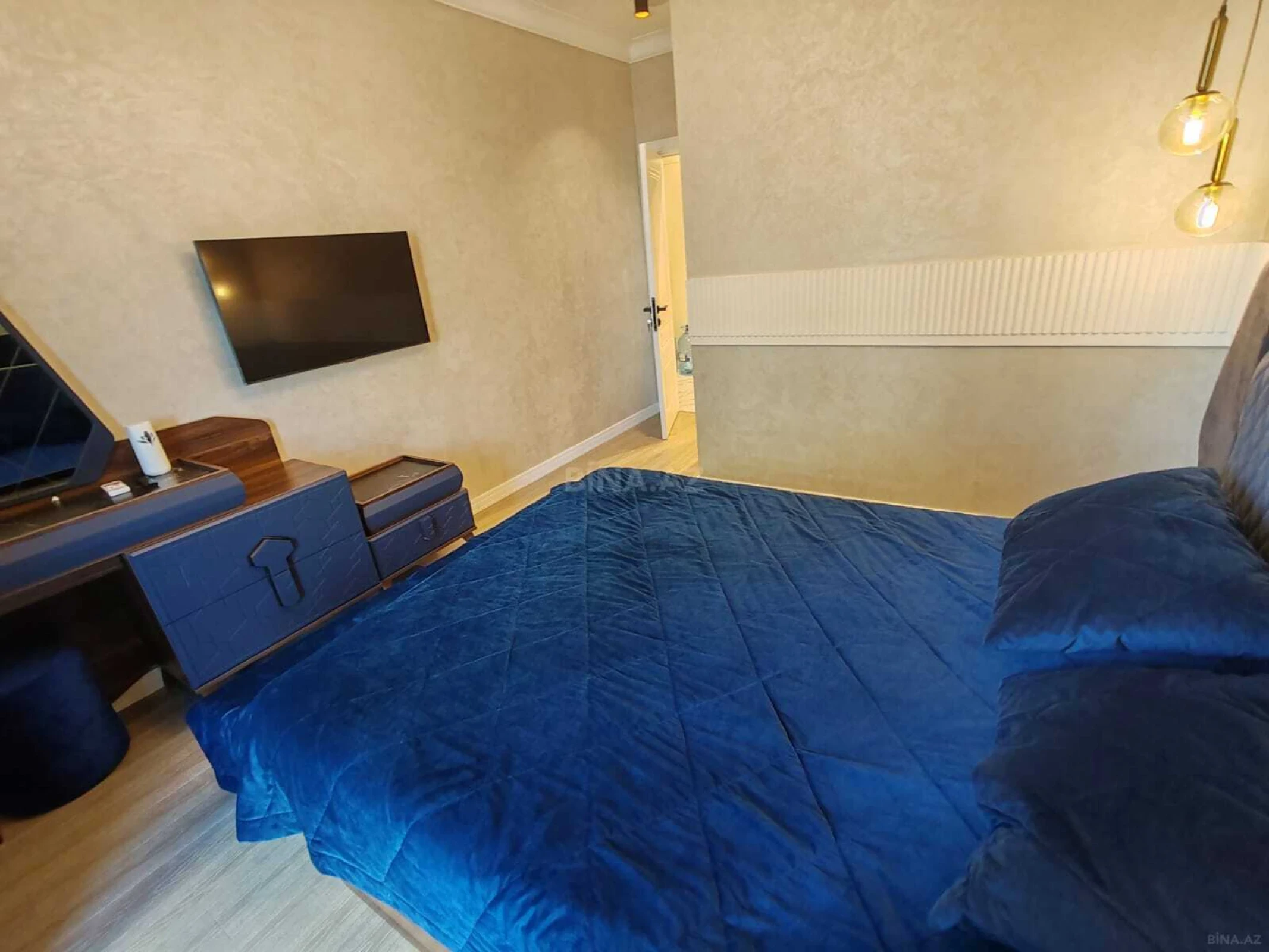Kirayə verilir 2 otaqlı mənzil 105 m²