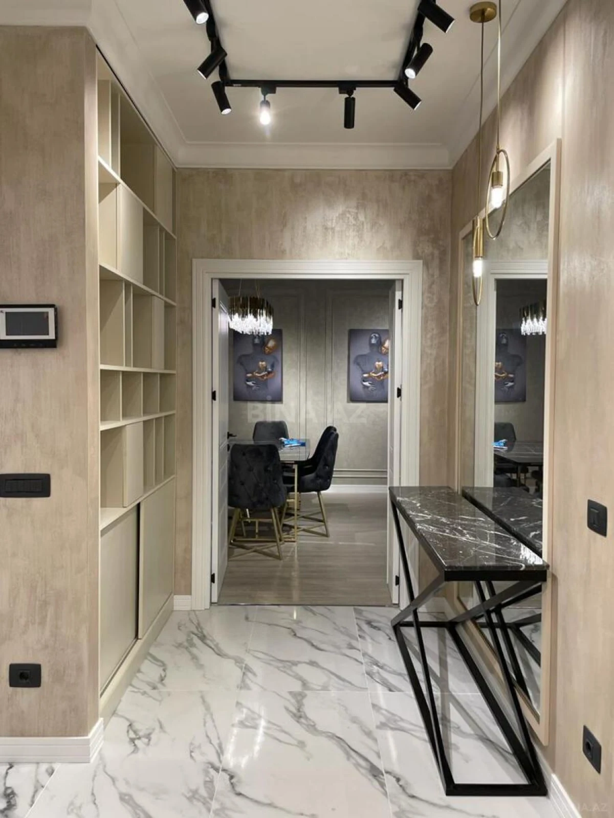 Kirayə verilir 2 otaqlı mənzil 105 m²