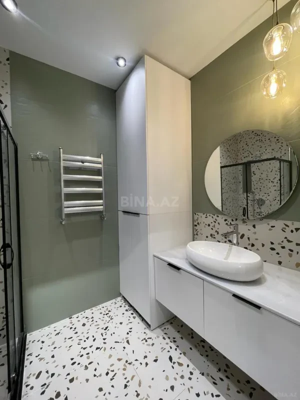Kirayə verilir 2 otaqlı mənzil 105 m²