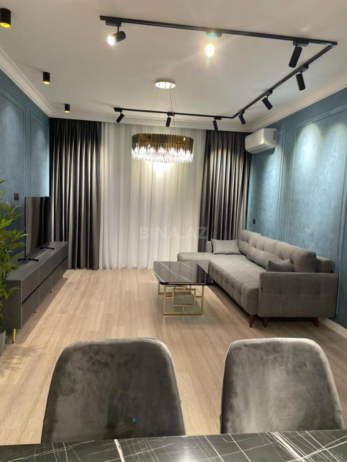 Kirayə verilir 2 otaqlı mənzil 105 m²