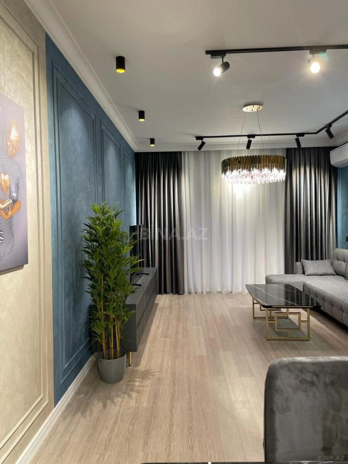 Kirayə verilir 2 otaqlı mənzil 105 m²