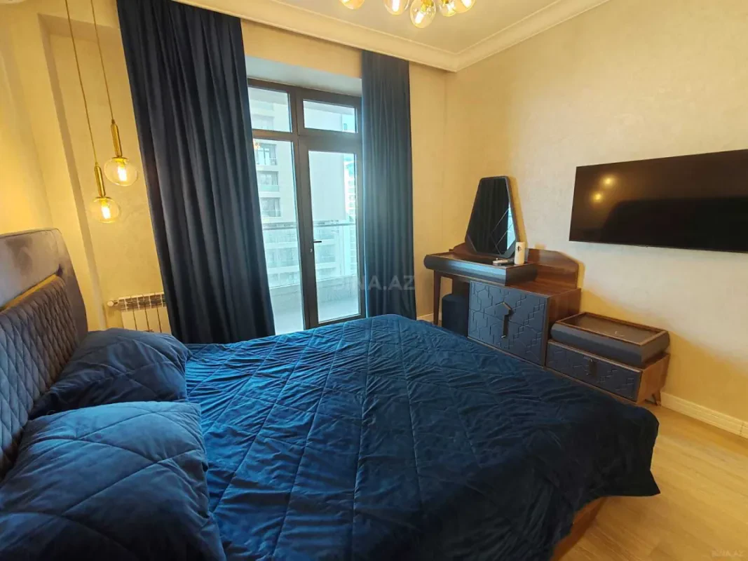 Kirayə verilir 2 otaqlı mənzil 105 m²