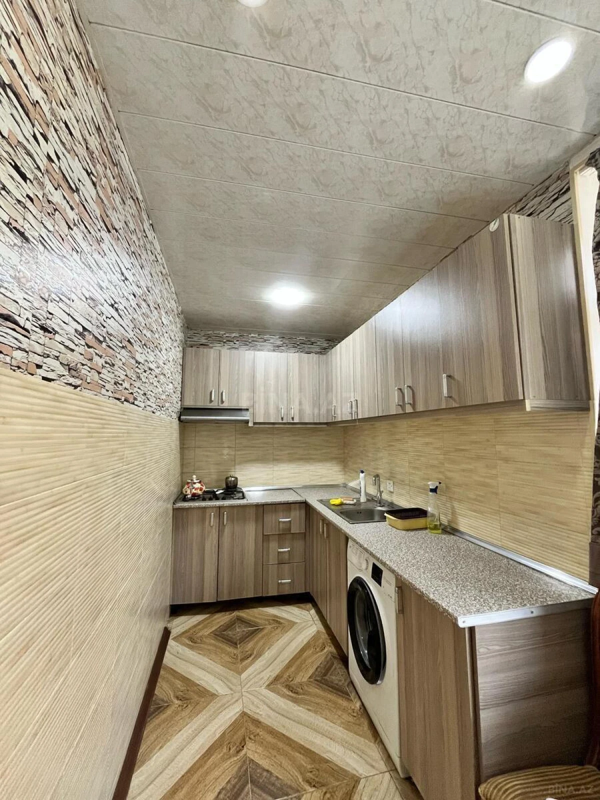 Kirayə verilir 3 otaqlı mənzil 100 m²