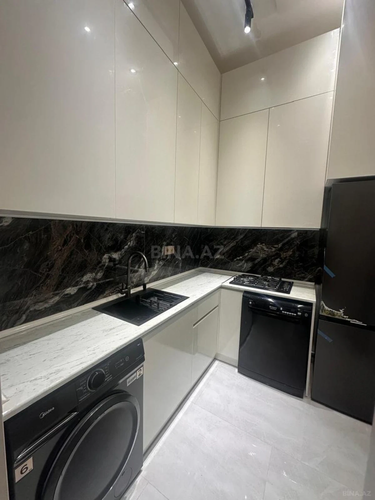 Satılır 2 otaqlı mənzil 80 m²