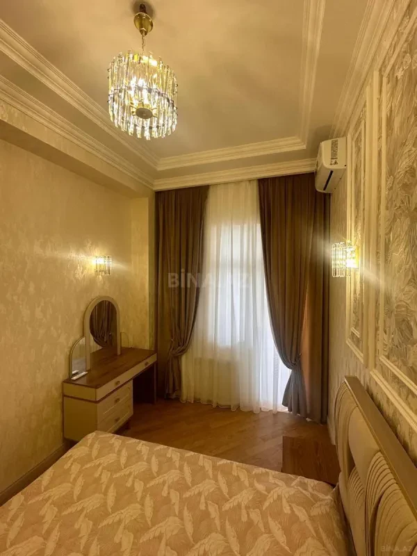 Satılır 2 otaqlı mənzil 80 m²