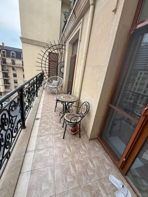Satılır 3 otaqlı mənzil 125 m²