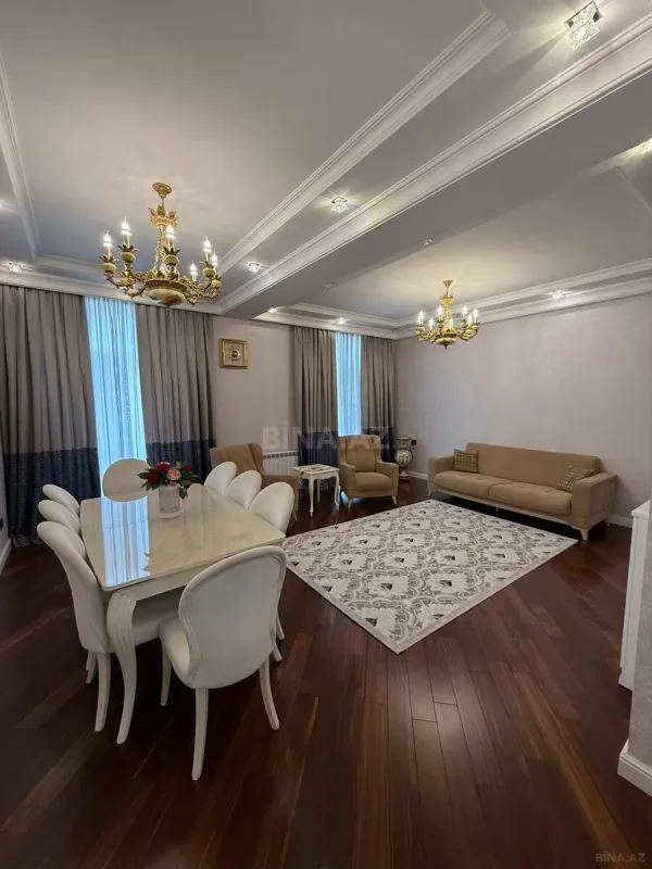 Satılır 3 otaqlı mənzil 125 m²