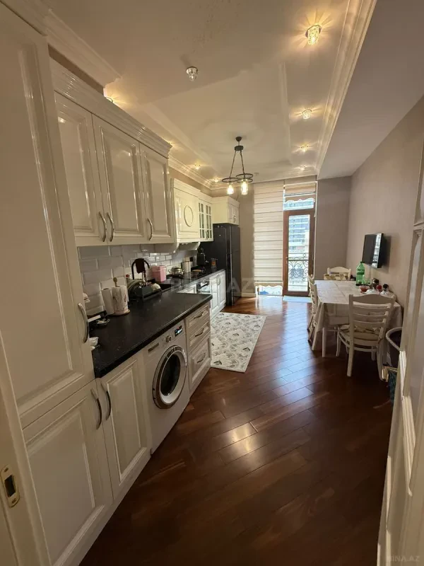 Satılır 3 otaqlı mənzil 125 m²