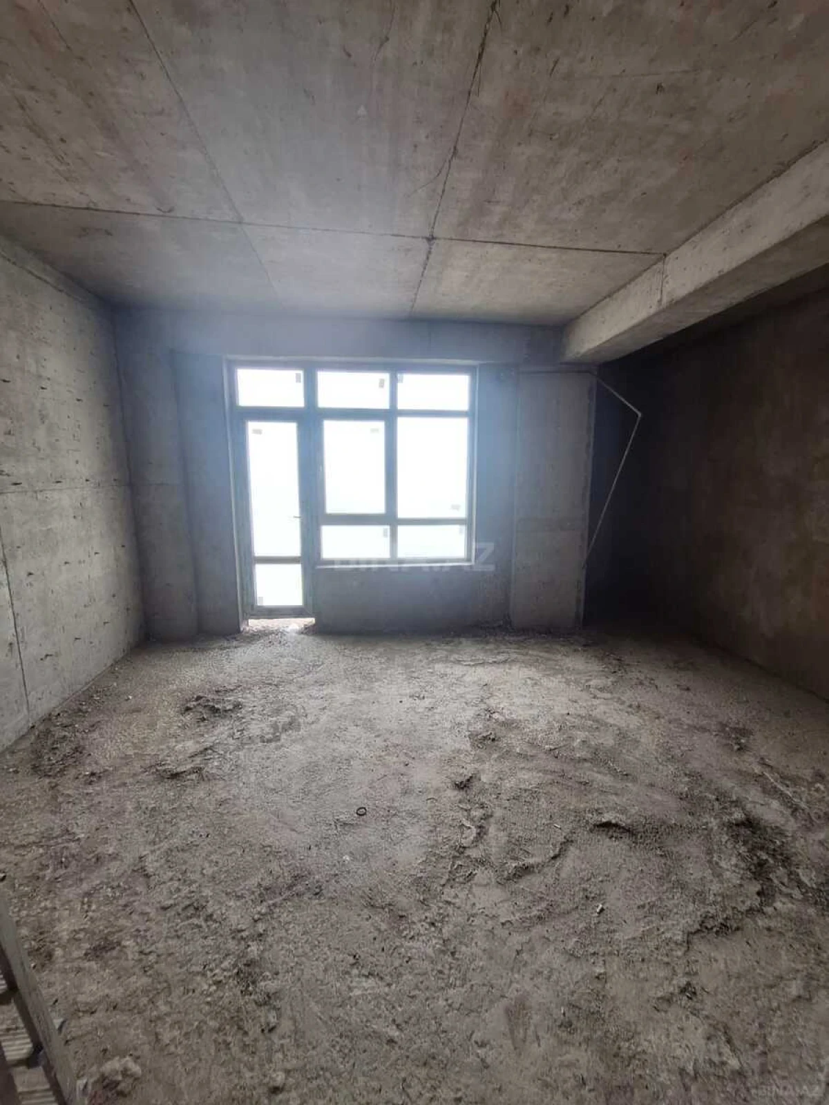 Satılır 3 otaqlı mənzil 158 m²