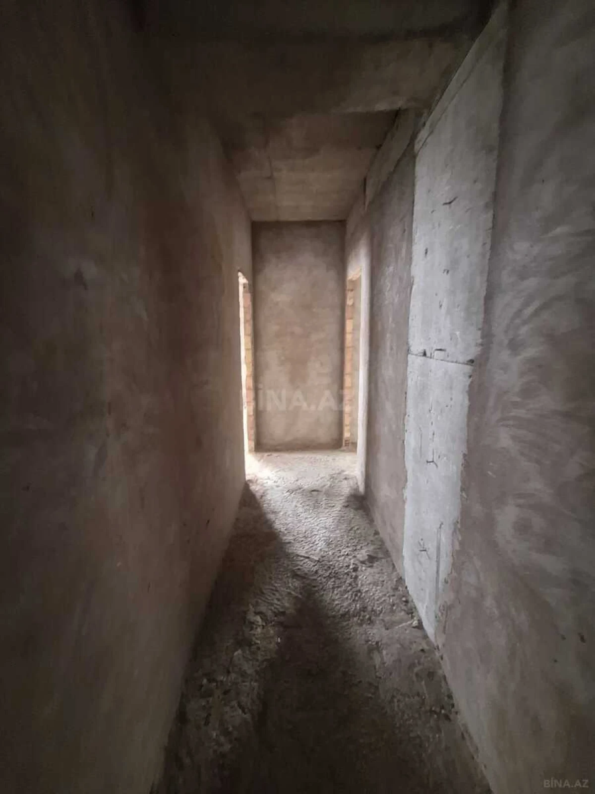 Satılır 3 otaqlı mənzil 158 m²