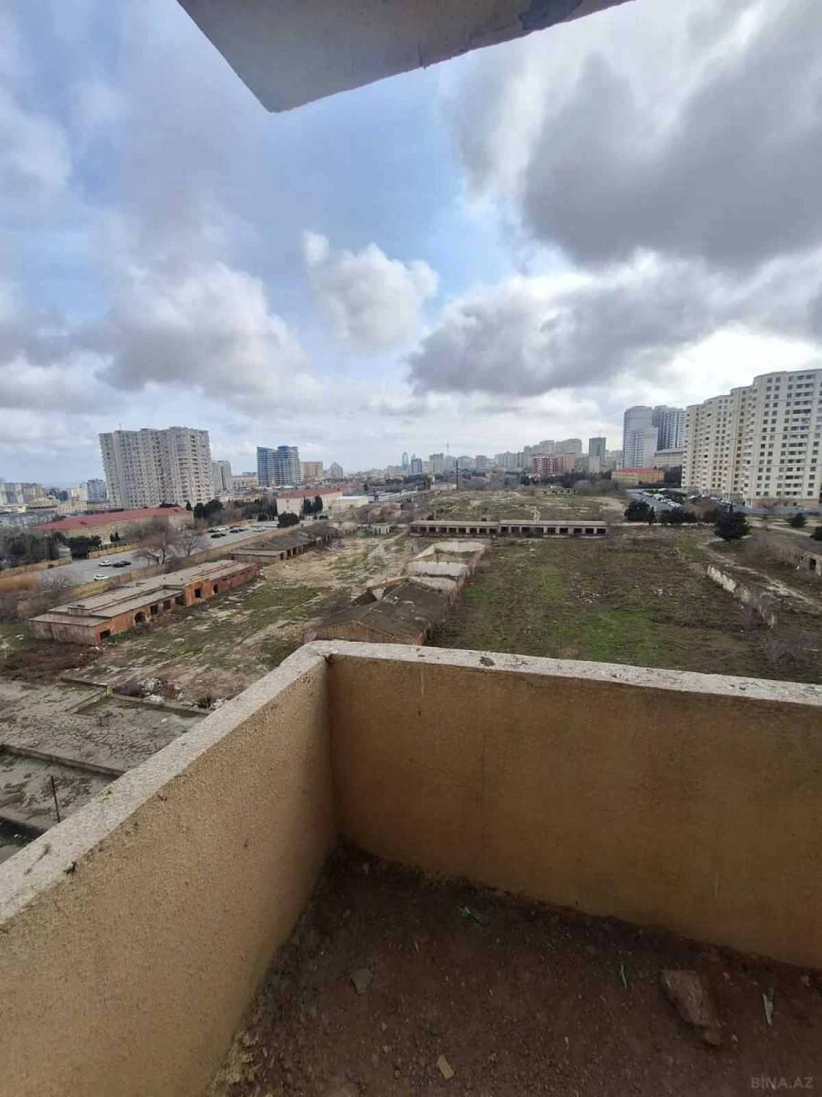 Satılır 3 otaqlı mənzil 158 m²