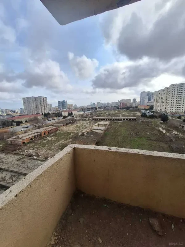 Satılır 3 otaqlı mənzil 158 m²