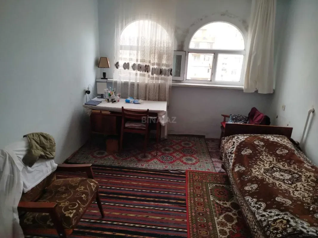 Satılır 5 otaqlı mənzil 120 m²