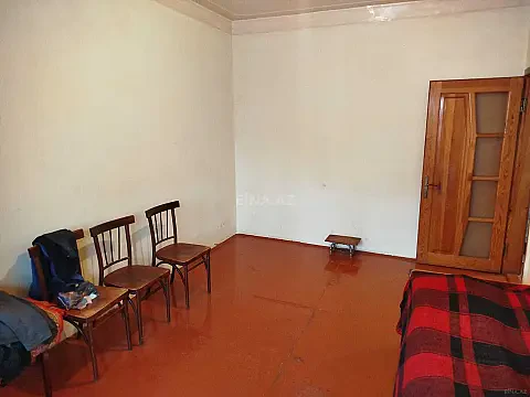 Satılır 5 otaqlı mənzil 120 m²