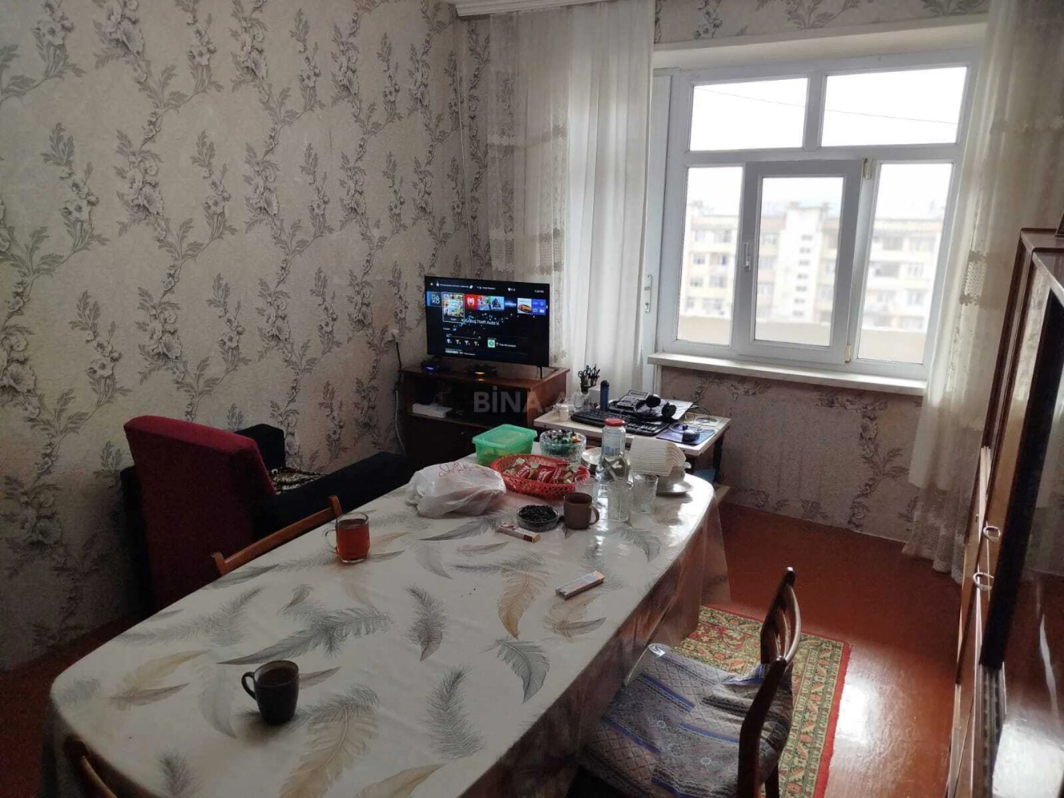 Satılır 5 otaqlı mənzil 120 m²