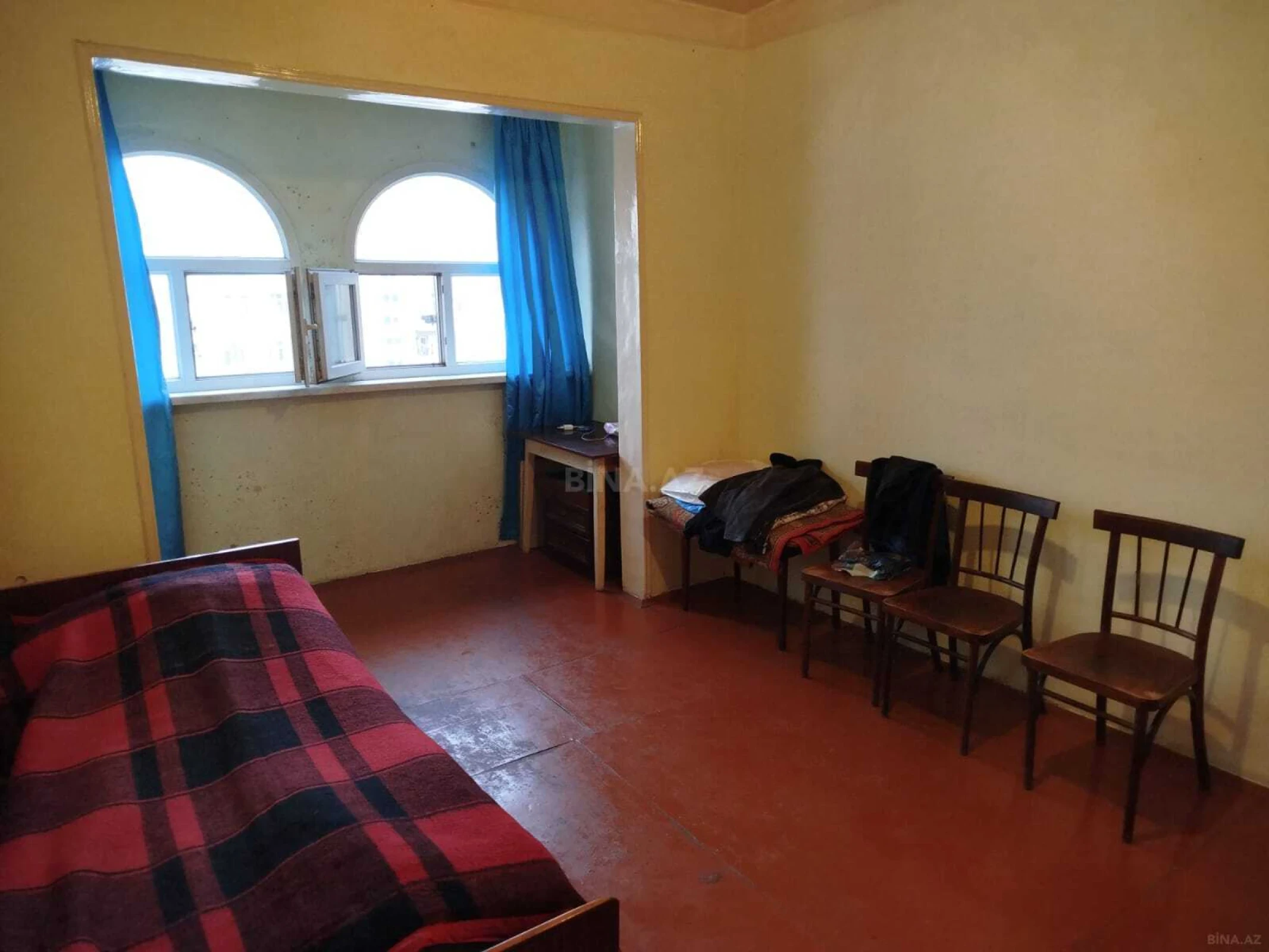 Satılır 5 otaqlı mənzil 120 m²