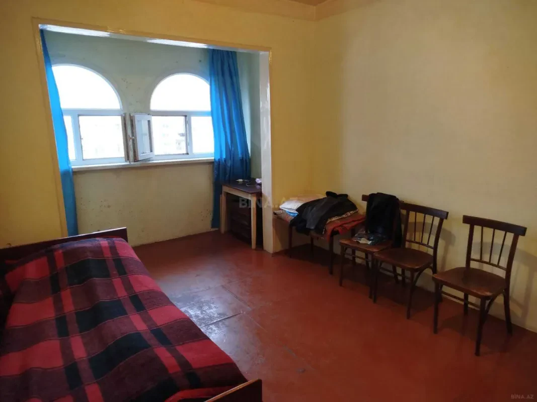 Satılır 5 otaqlı mənzil 120 m²