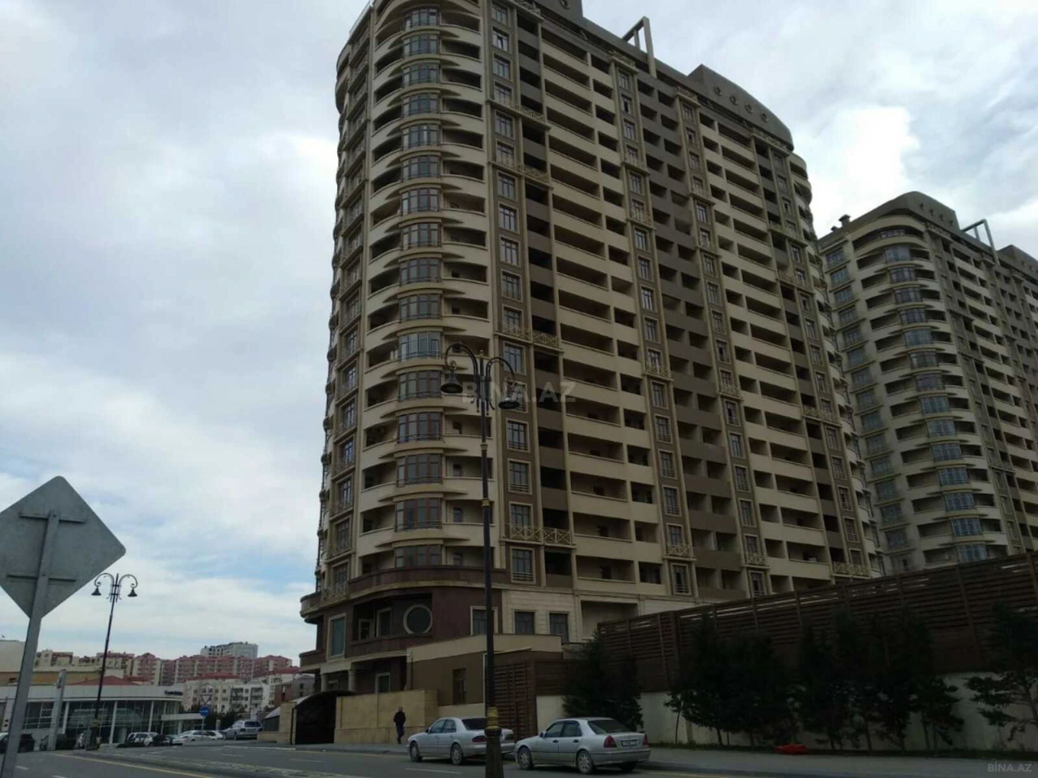 Satılır 2 otaqlı mənzil 65 m²