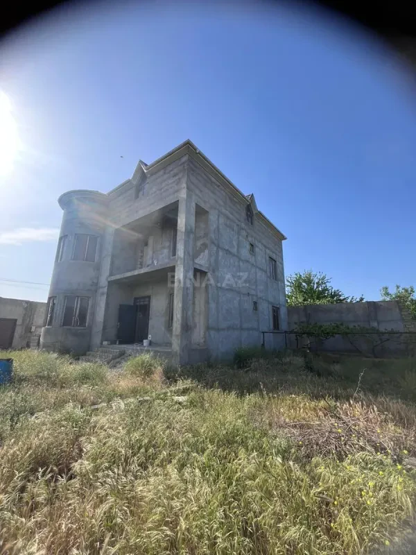 Satılır 6 otaqlı həyət evi 343 m²