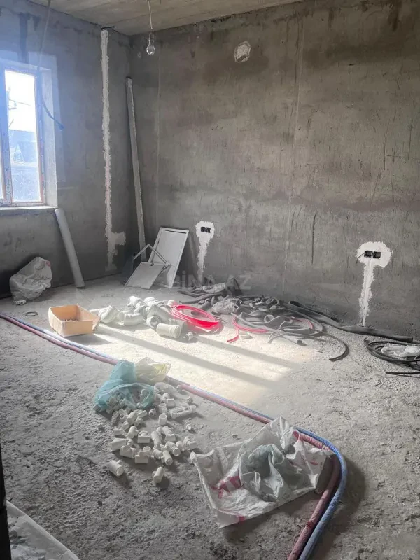Satılır 6 otaqlı həyət evi 343 m²