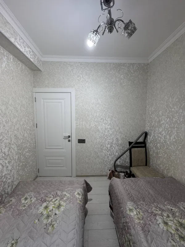 Satılır 3 otaqlı mənzil 42 m²