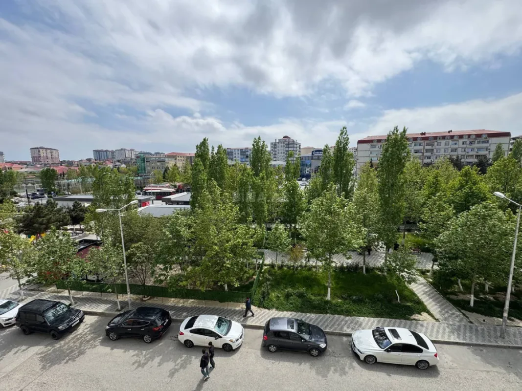 Satılır 3 otaqlı mənzil 42 m²