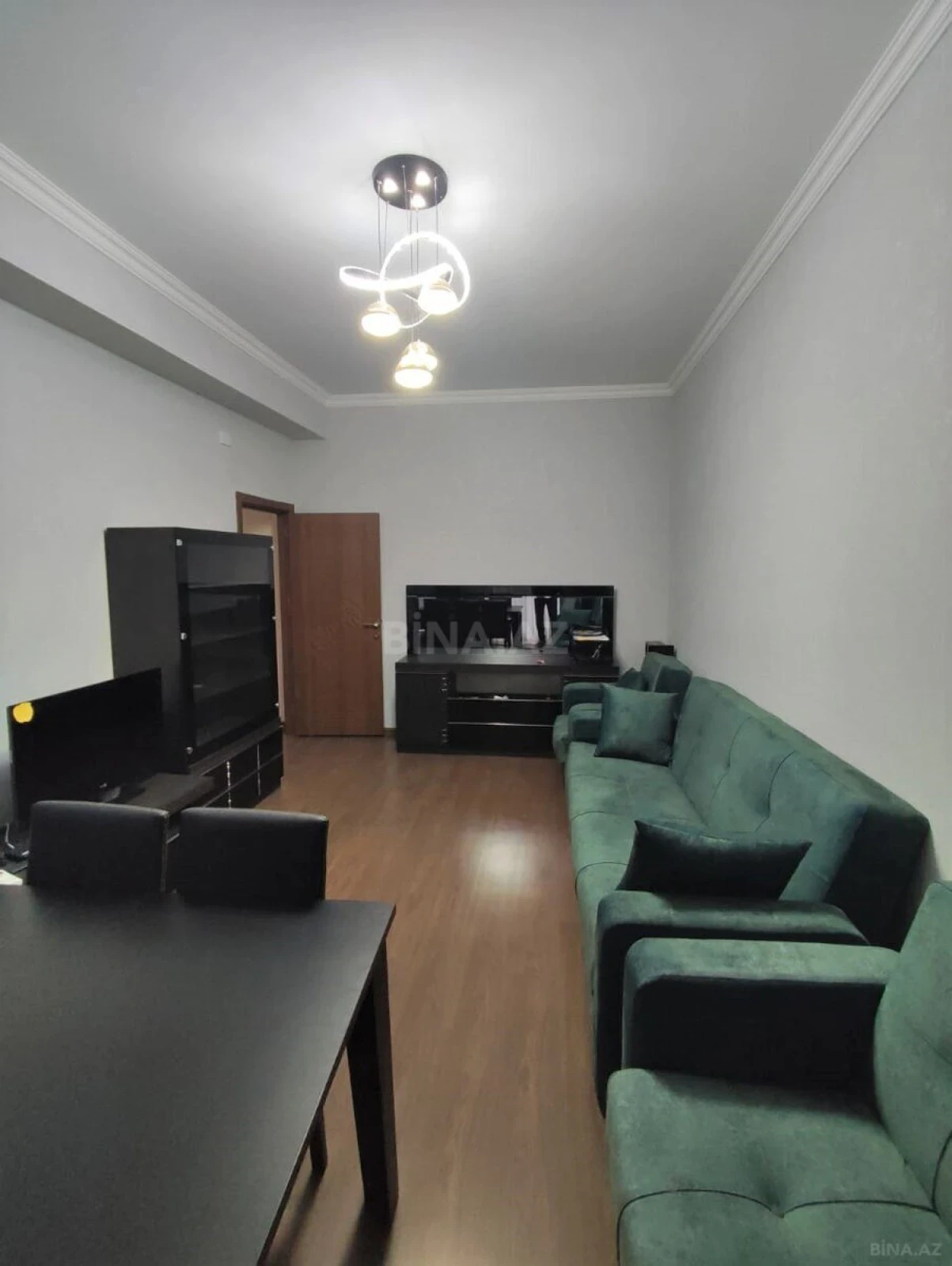 Satılır 4 otaqlı mənzil 120 m²