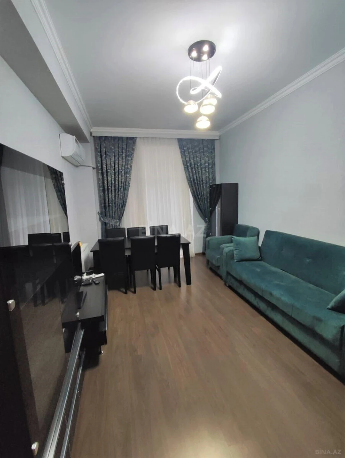 Satılır 4 otaqlı mənzil 120 m²