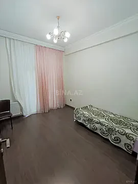 Satılır 4 otaqlı mənzil 120 m²