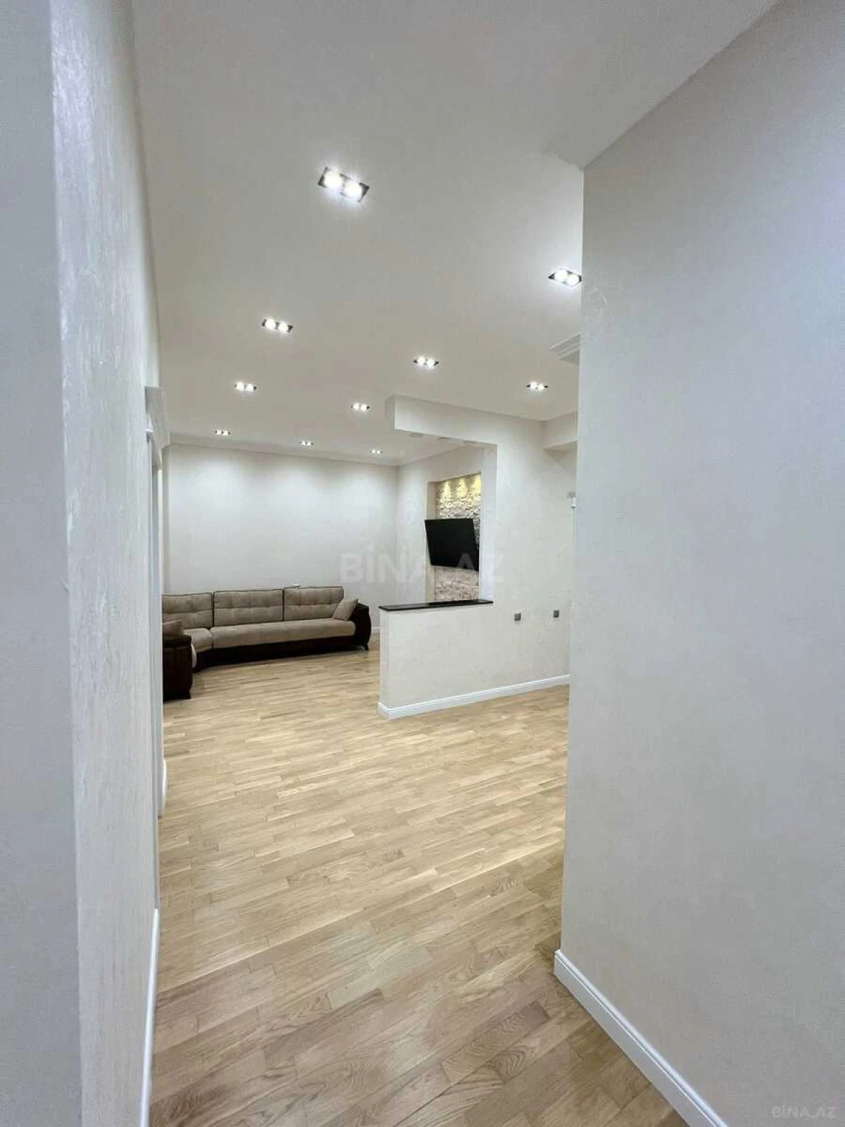Satılır 2 otaqlı mənzil 174 m²