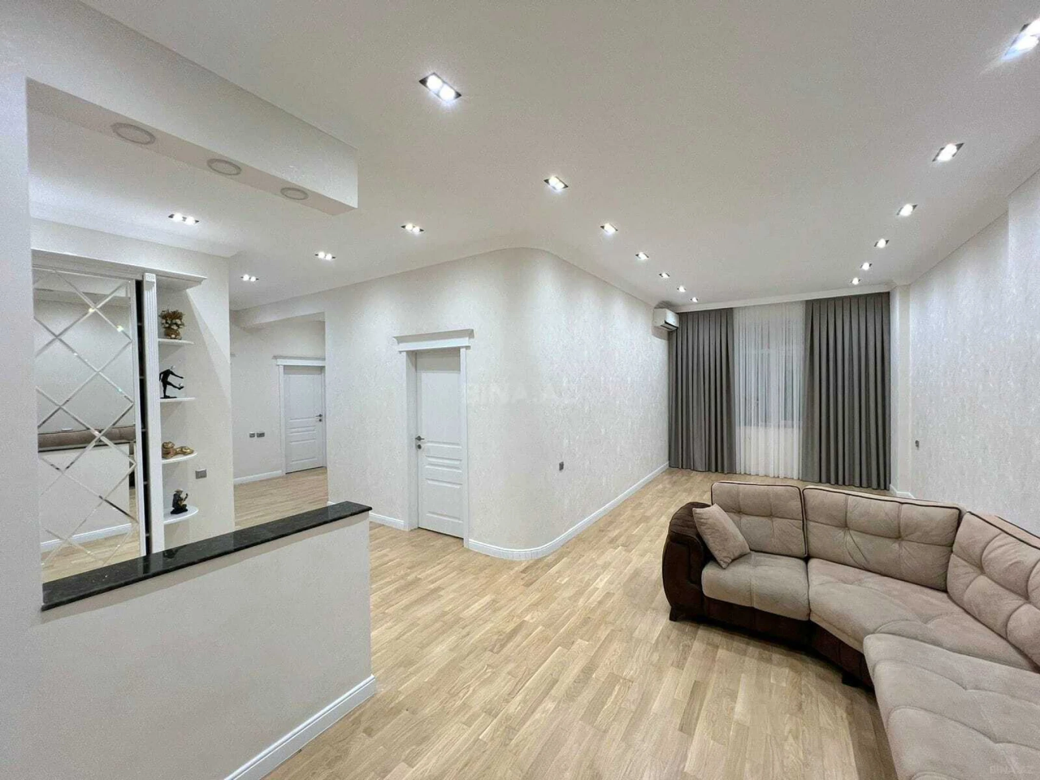 Satılır 2 otaqlı mənzil 174 m²