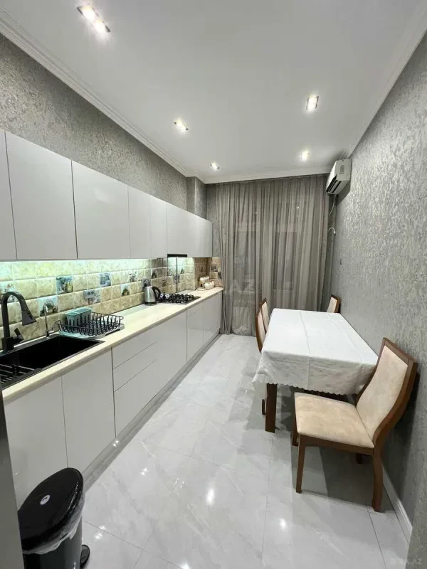 Satılır 2 otaqlı mənzil 174 m²