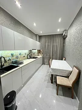 Satılır 2 otaqlı mənzil 174 m²