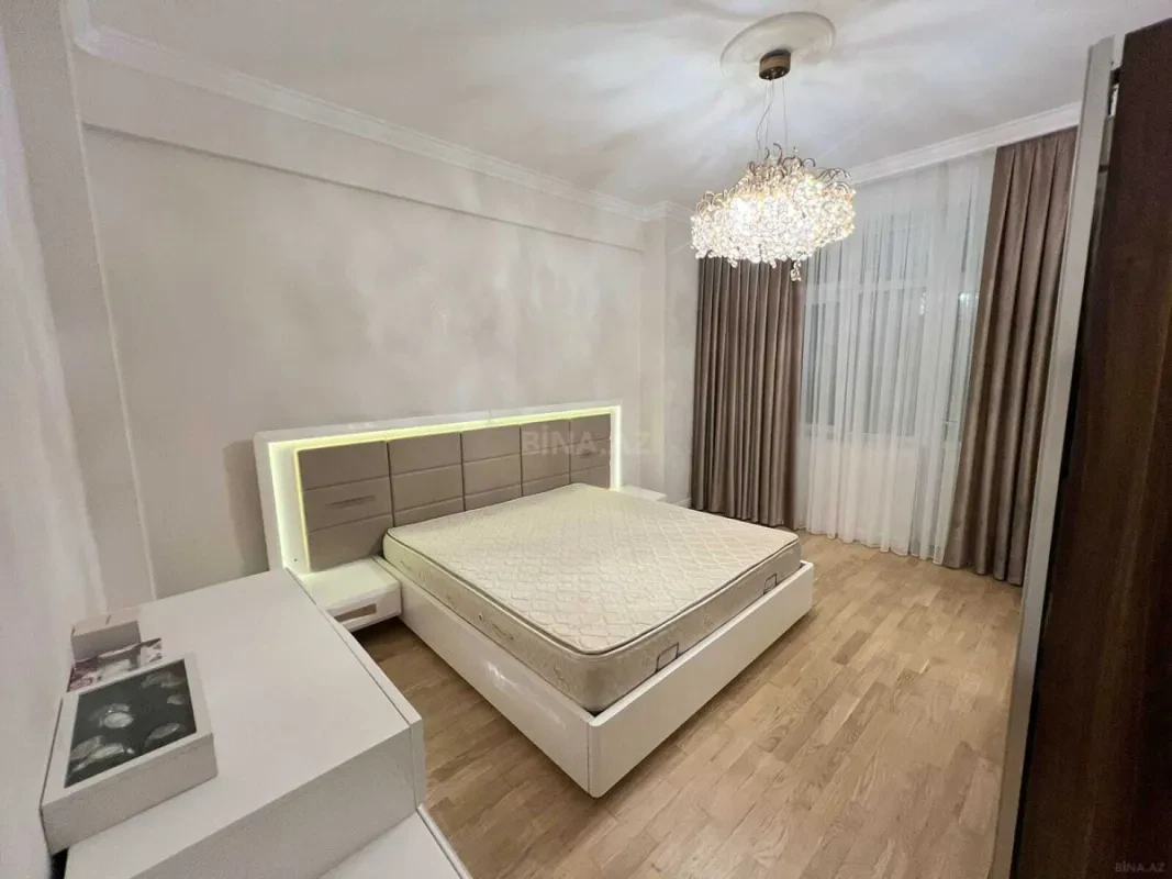 Satılır 2 otaqlı mənzil 174 m²