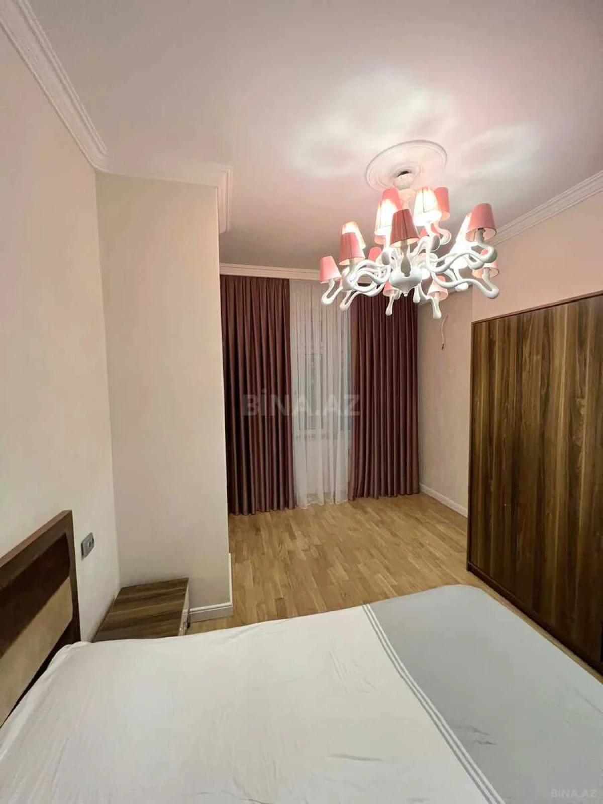 Satılır 2 otaqlı mənzil 174 m²