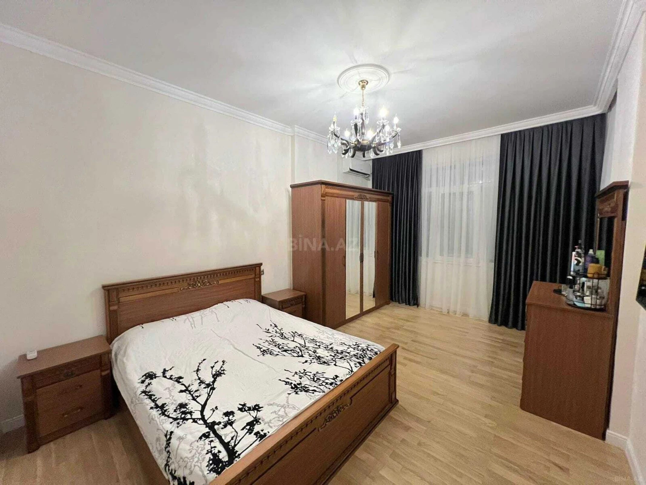 Satılır 2 otaqlı mənzil 174 m²