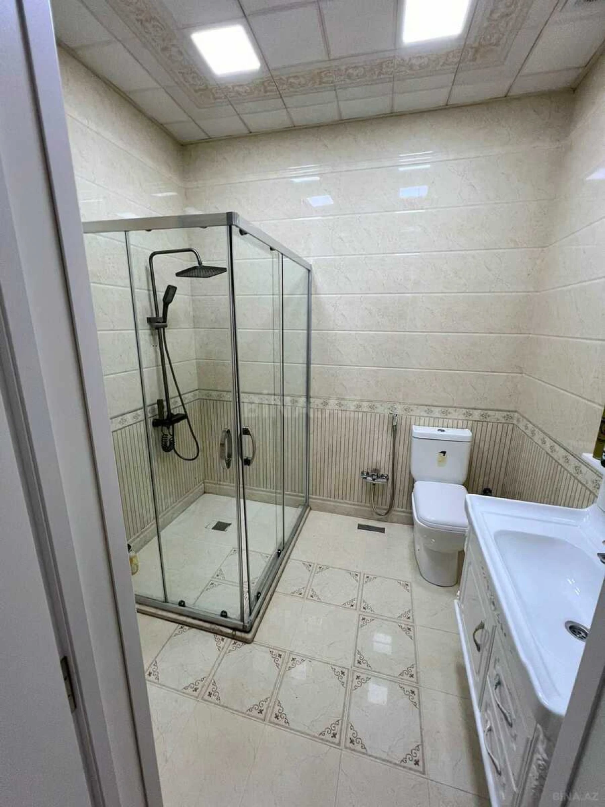 Satılır 2 otaqlı mənzil 174 m²