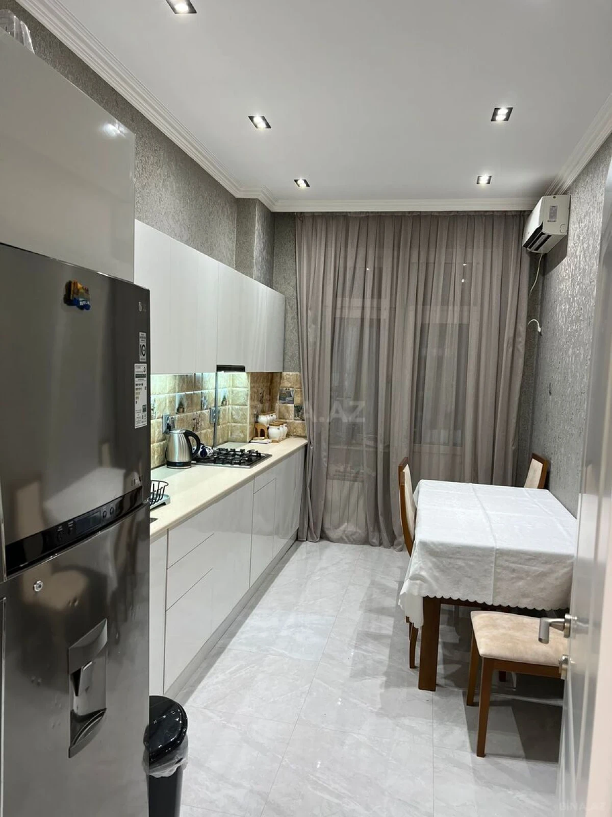 Satılır 2 otaqlı mənzil 174 m²