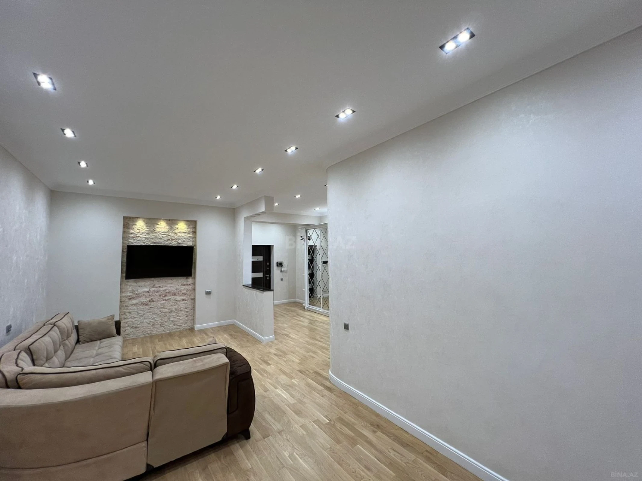 Satılır 2 otaqlı mənzil 174 m²