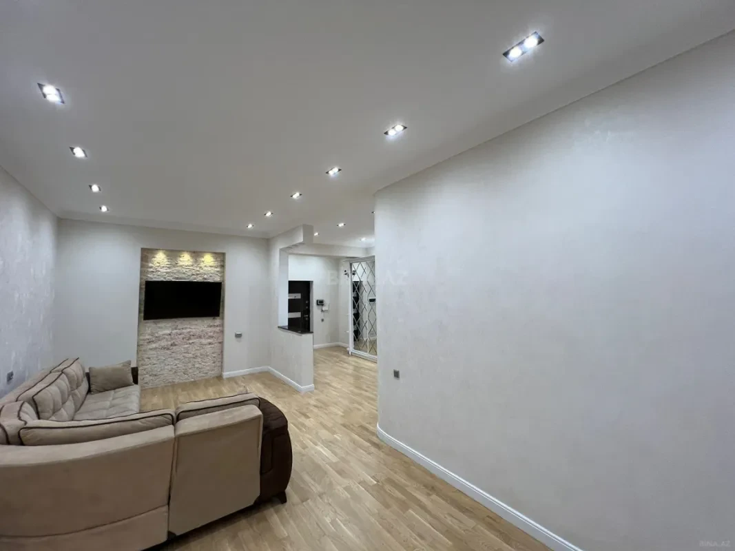 Satılır 2 otaqlı mənzil 174 m²