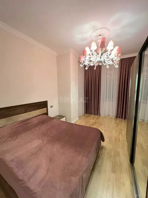 Satılır 2 otaqlı mənzil 174 m²