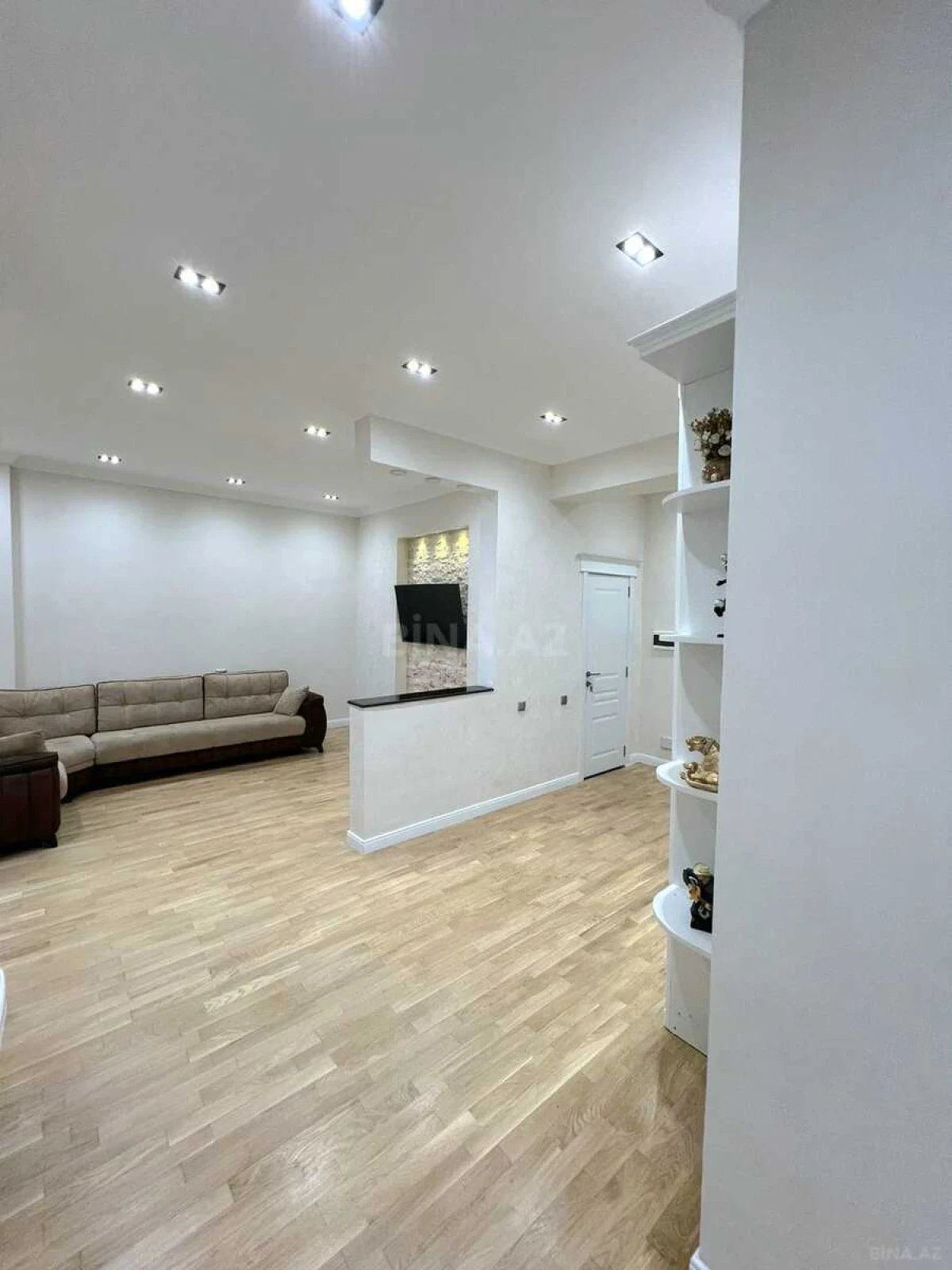 Satılır 2 otaqlı mənzil 174 m²