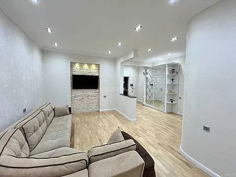 Satılır 2 otaqlı mənzil 174 m²